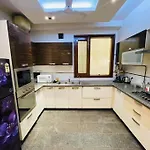 Divine India Service Apartment 4Bhk D-163 Saket