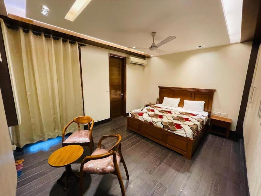 Divine India Service 4bhk D-163 Saket New Delhi