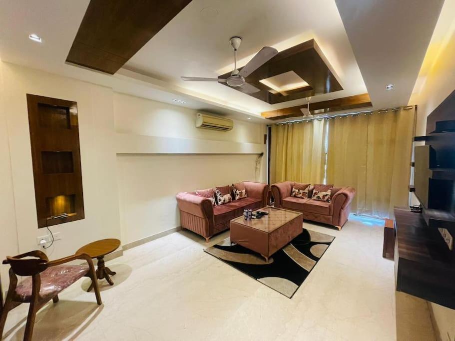 Divine India Service 4bhk D-163 Saket * New Delhi