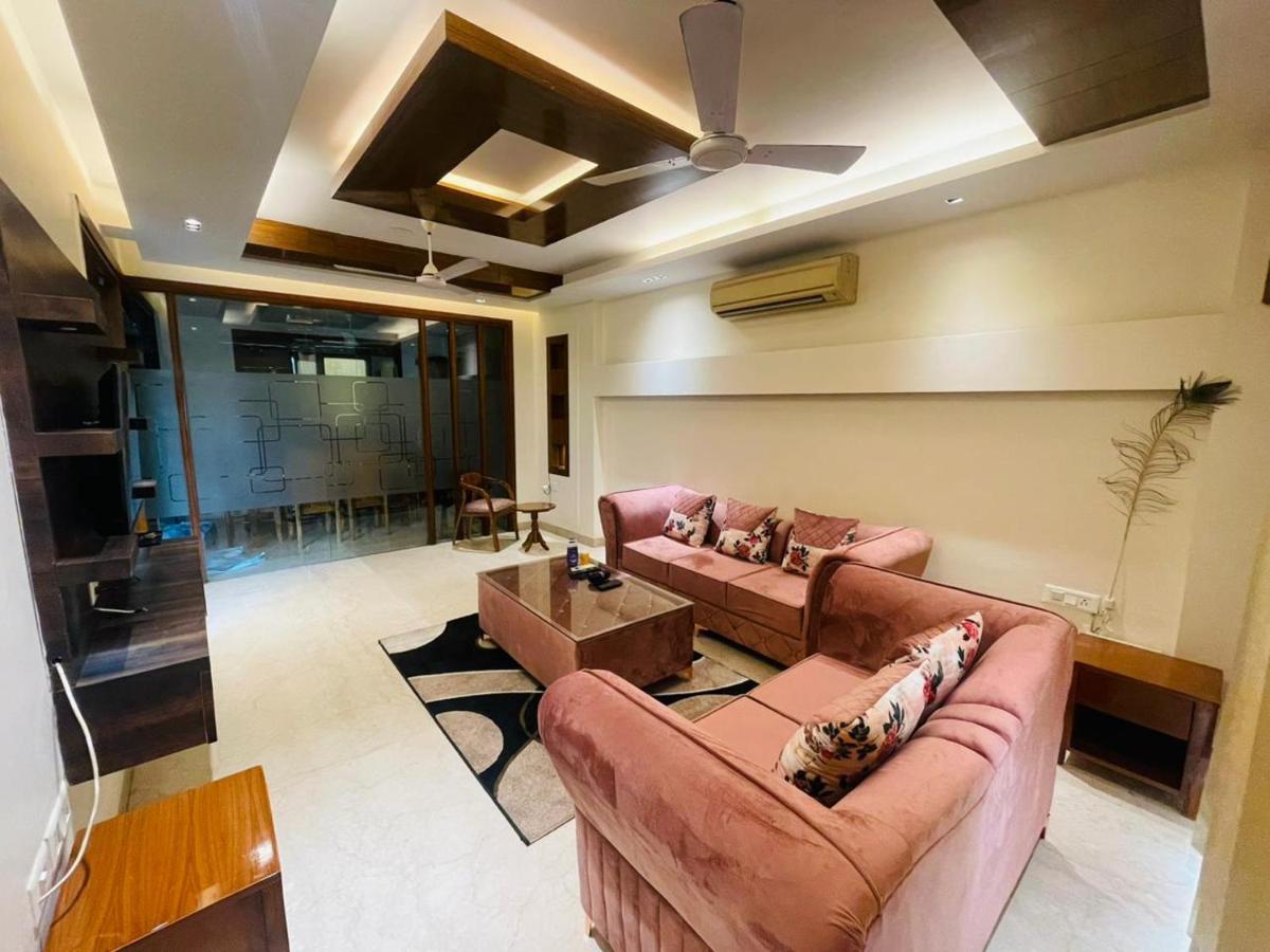 Divine India Service 4bhk D-163 Saket Apartment *