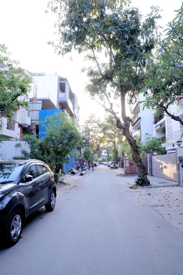 Apartment Divine India Service 4bhk D-163 Saket